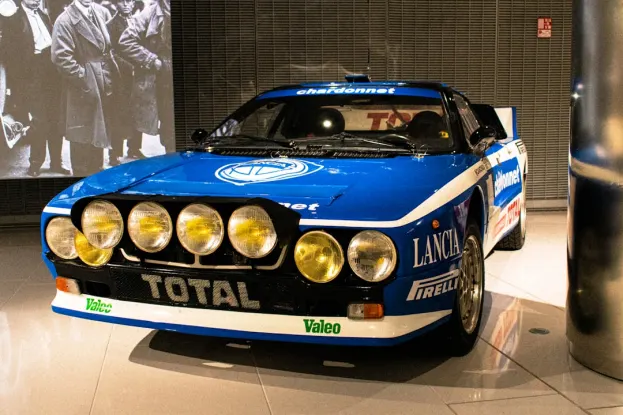 카지노 코스믹 스핀스 안드로이드/iOS 앱